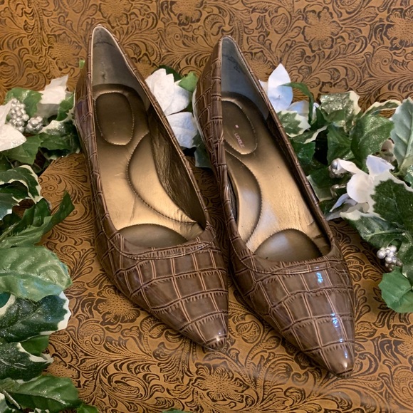 bandolino flexible pumps